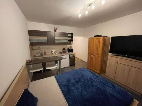  PREDANÉ:  Garsónka - komplet.rekonštr. 21 m2, Komárno