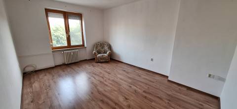  PREDANÉ: 2 izbový tehlový byt, 53 m2 - Komárno