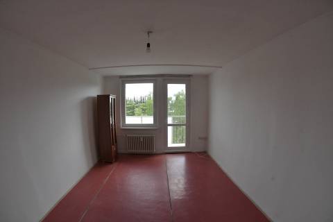  PREDAJ: 2 izbový byt s balkónom, Petržalka, Vilová ul.- BRATISLAVA