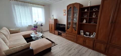  PREDAJ: 3 izbový byt s loggiou - Komárno, č. Ďulov Dvor
