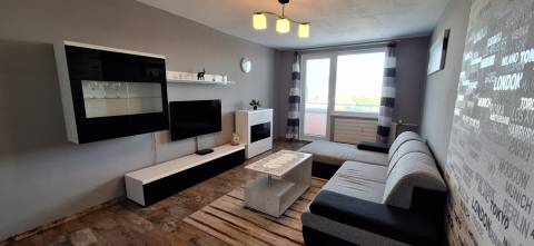  PRENÁJOM: 2 izbový byt  s balkónom, VII. sídl. - KOMÁRNO