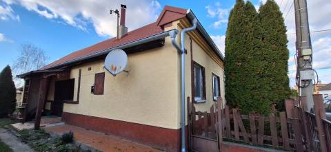  PREDAJ: Rodinný dom  s pozemkom 747 m2 - HOLIARE, okr. KN