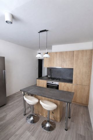  PREDAJ: 2 izbový krásny byt + so šatníkom+ balkón,  63 m2 - KOMÁRNO