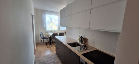  PREDAJ: 3 izbový byt + 2x balkón, komplet.rekonštr.,73 m2 - KOMÁRNO
